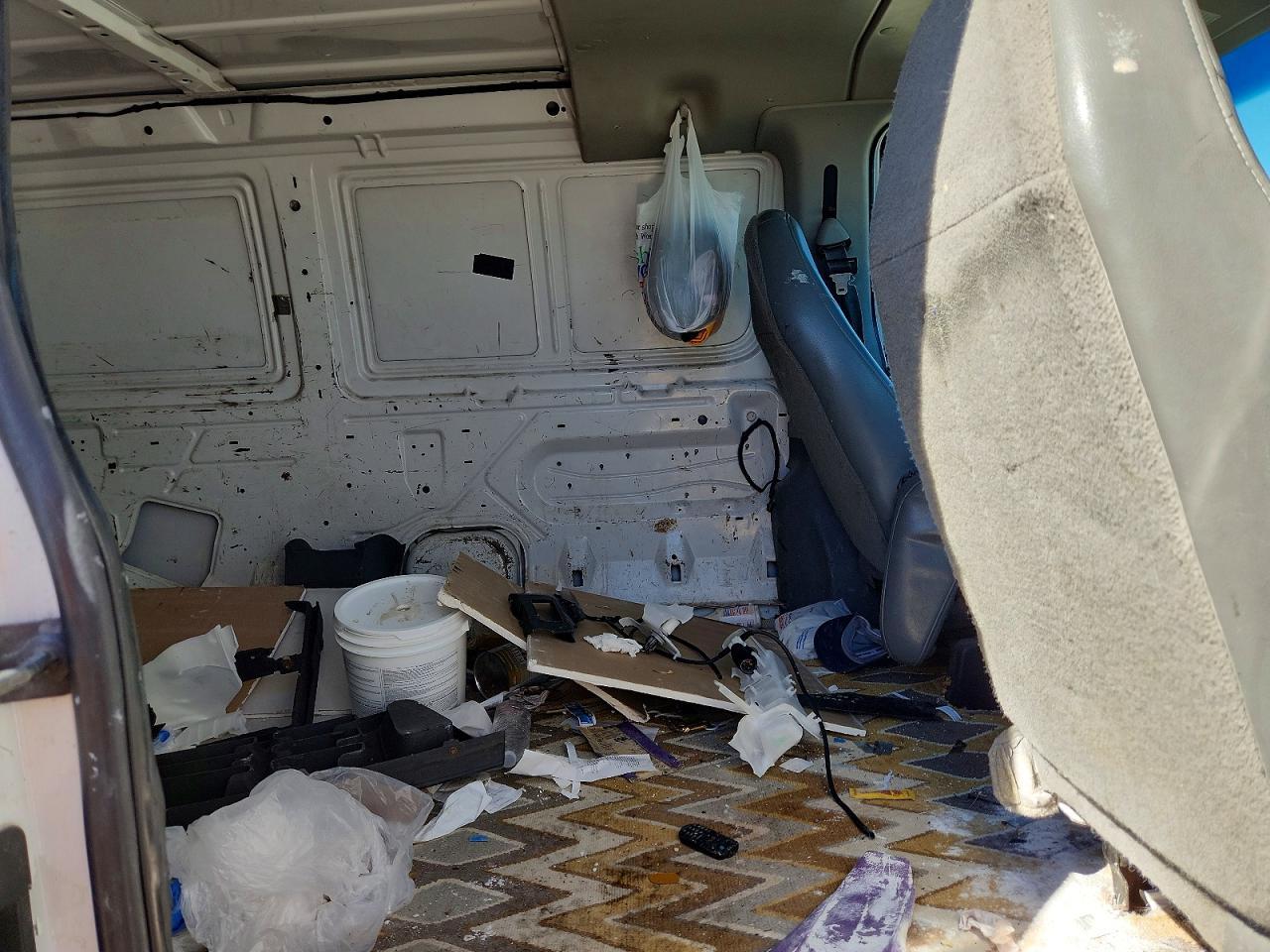 2005 Ford Econoline E150 van