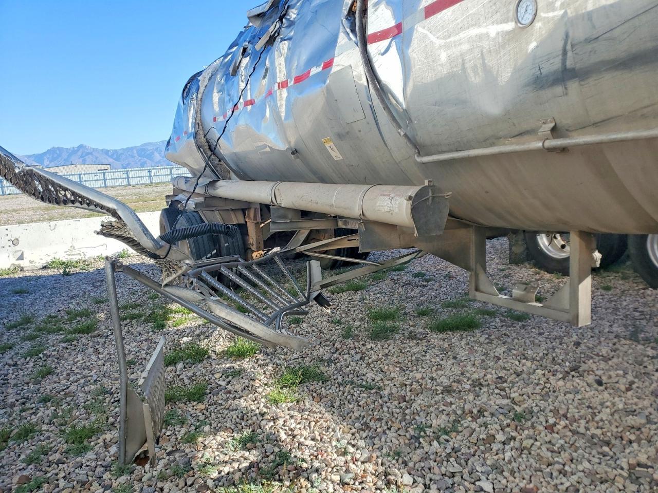 2012 Bren NER Tank Trailer