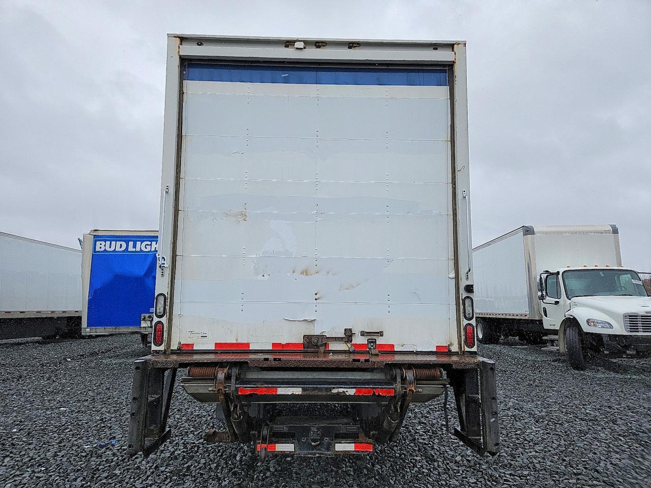 2017 Freightliner Business Class M2 BOX Truck