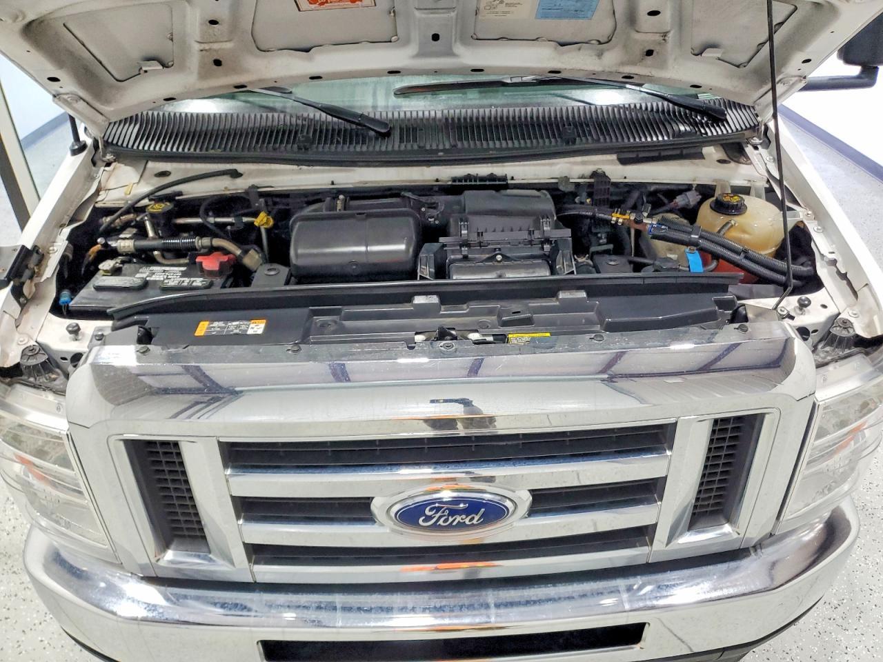 2022 Ford E350 Shuttle Bus