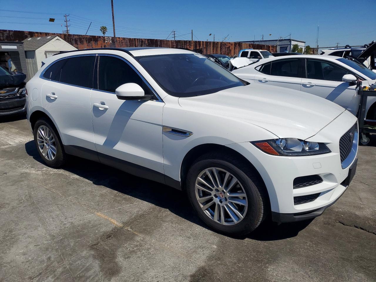 2017 Jaguar F-pace Prestige