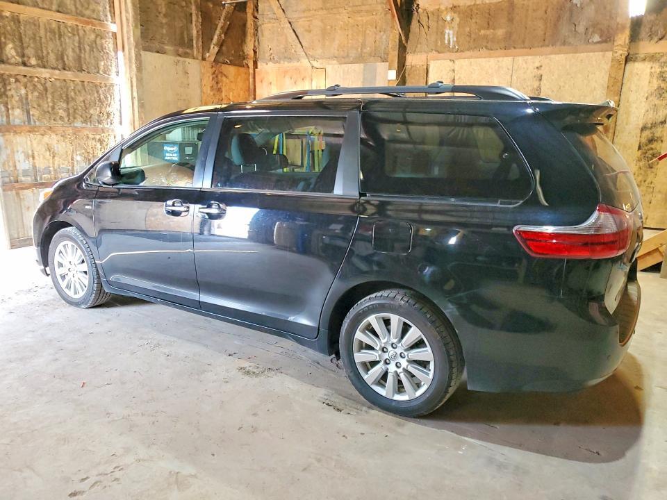 2017 Toyota Sienna xle 7-passenger