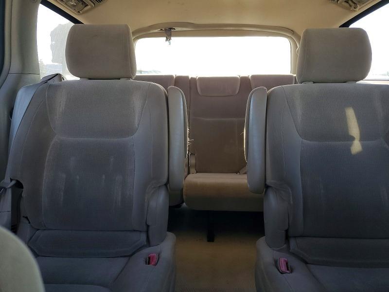 2004 Toyota Sienna le 7 Passenger