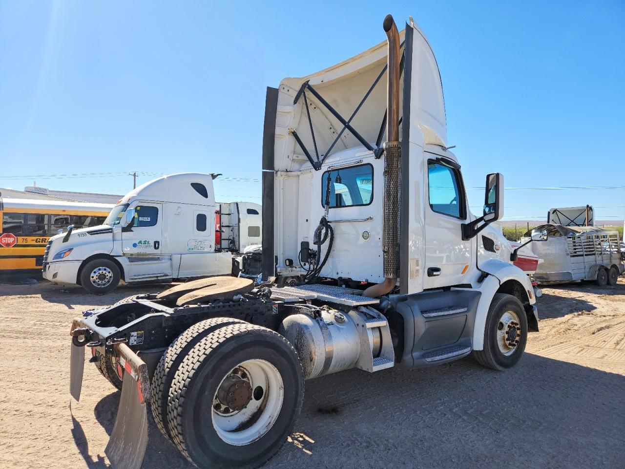 2017 Peterbilt 579 Semi Truck