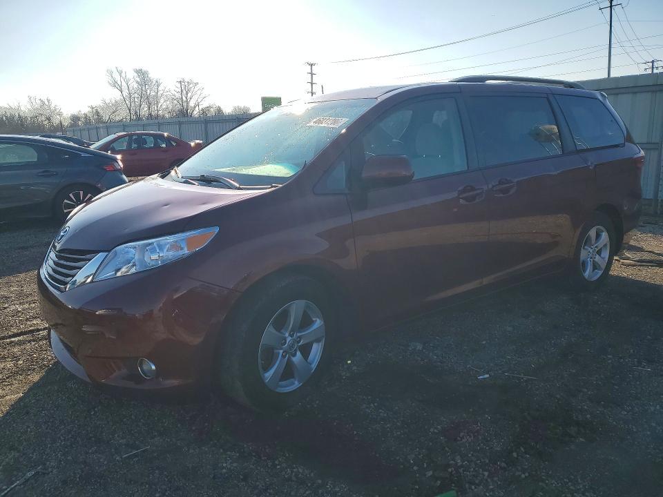 2017 Toyota Sienna le 8-passenger