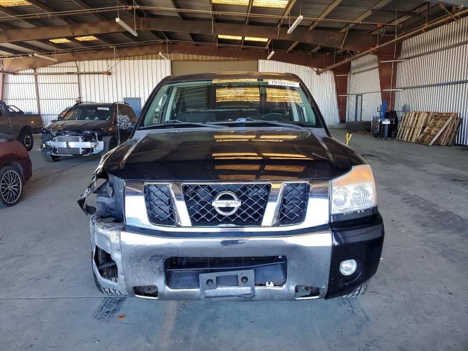 2011 Nissan Titan SV