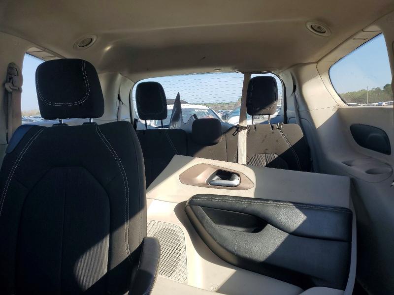 2020 Chrysler Voyager