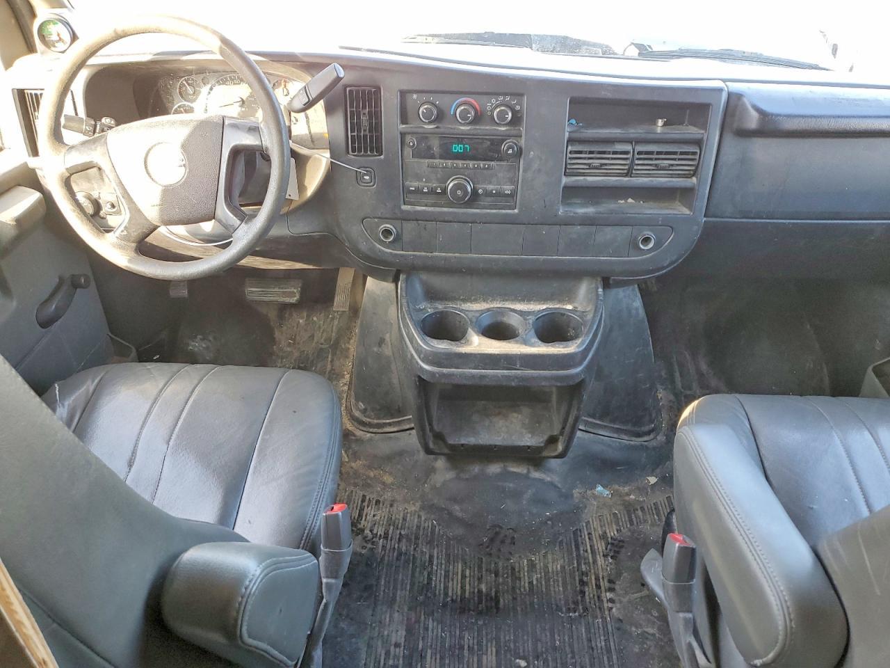2011 GMC Savana Cutaway G3500
