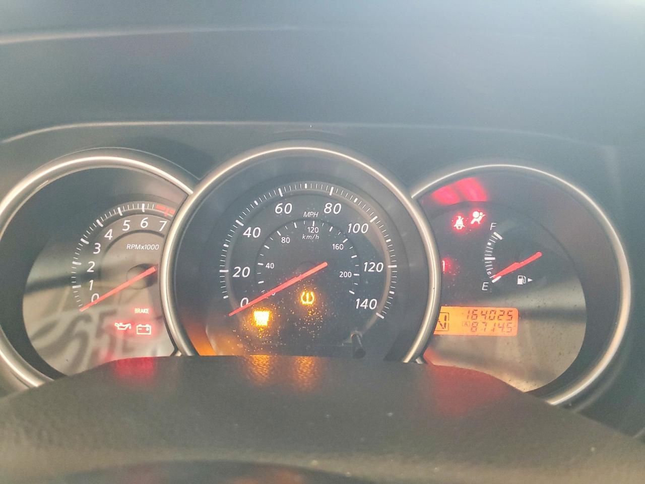 2010 Nissan Versa 1.8 s