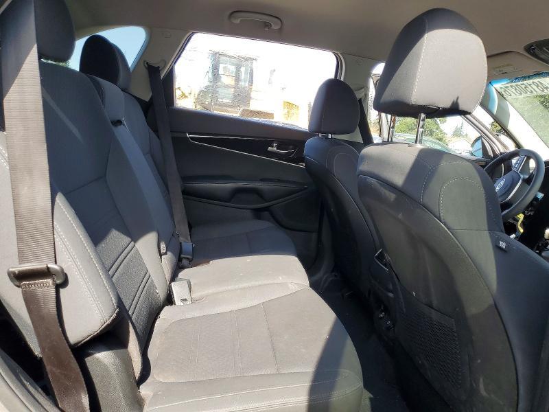 2019 KIA Sorento lx V6