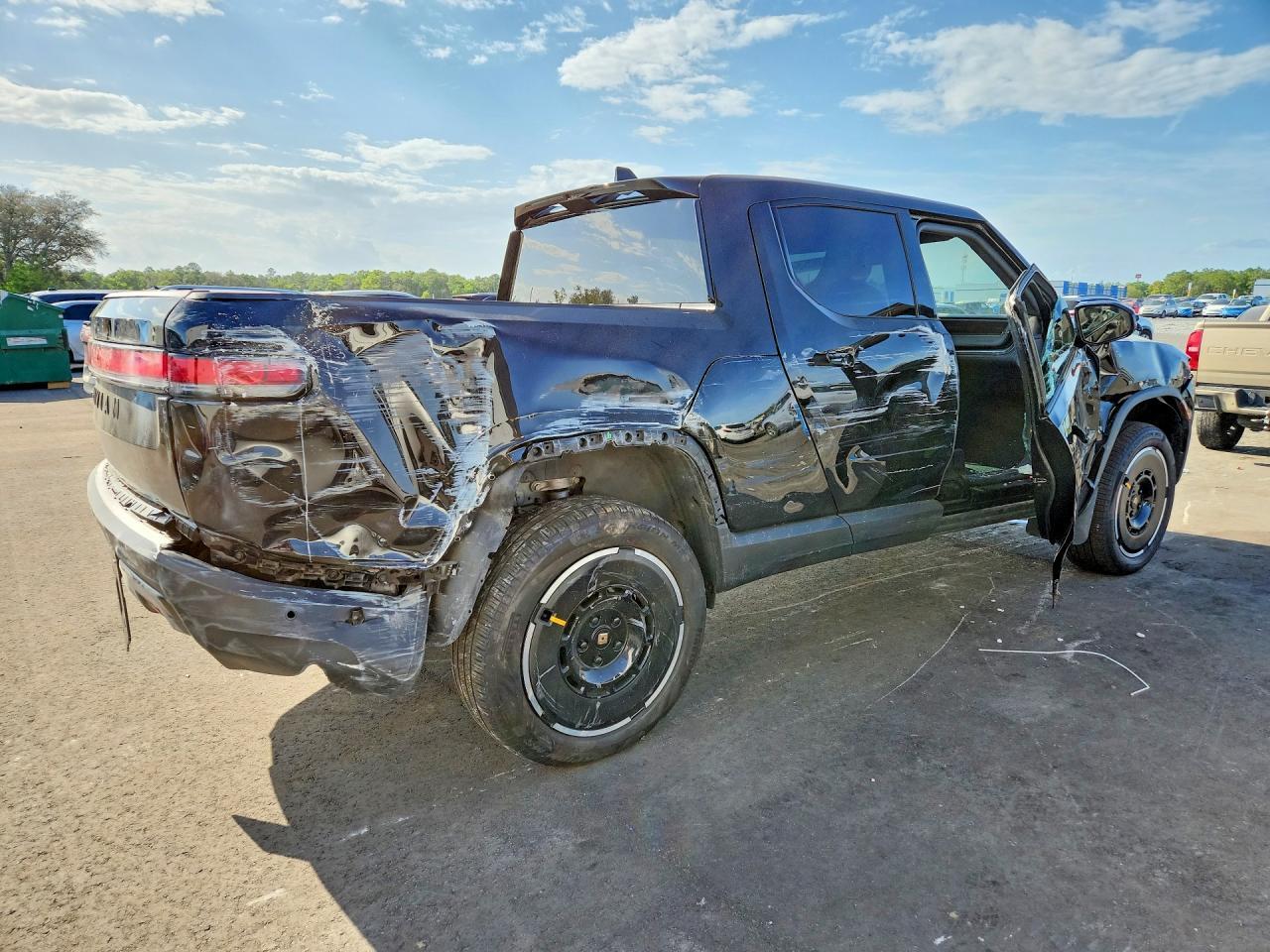2025 Rivian R1T Adventure