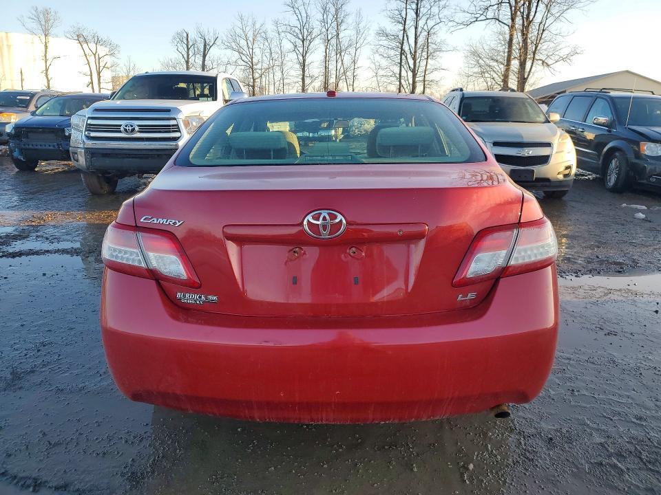 2010 Toyota Camry le