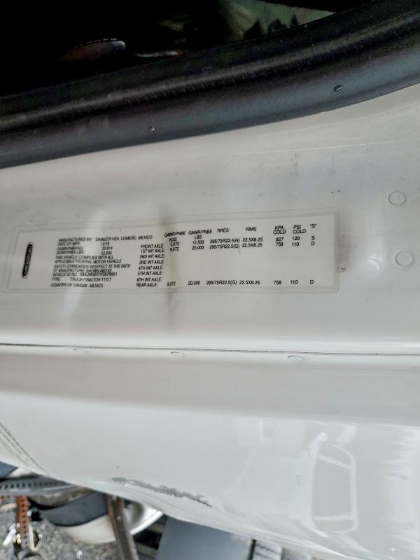 2019 Freightliner Cascadia 126 Semi Truck