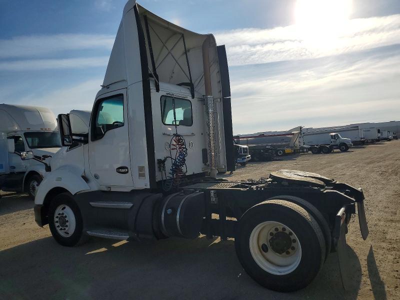 2017 Kenworth T680 Semi Truck