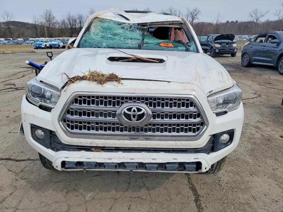 2016 Toyota Tacoma TRD Sport