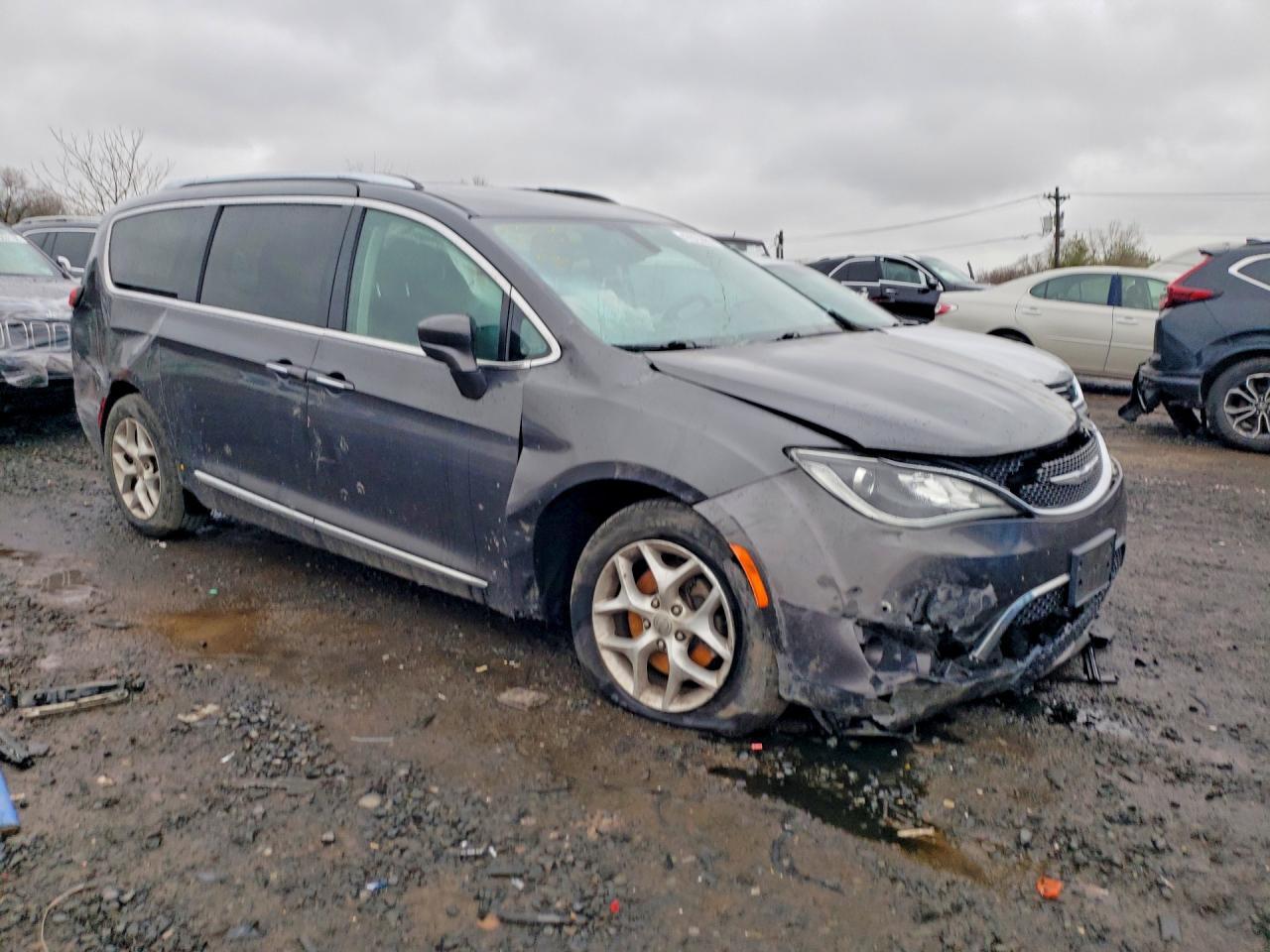 2017 Chrysler Pacifica Touring l Plus