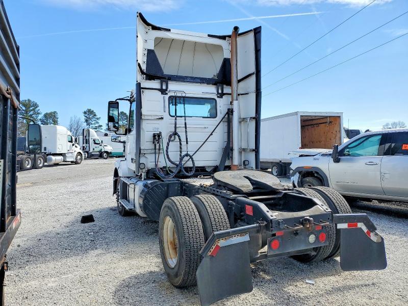 2017 Volvo VNL Semi Truck