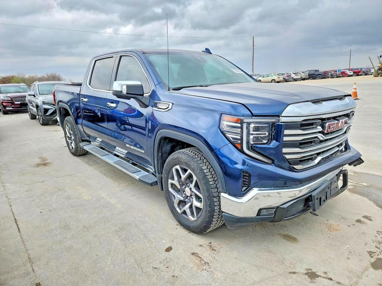 2023 GMC Sierra K1500 SLT