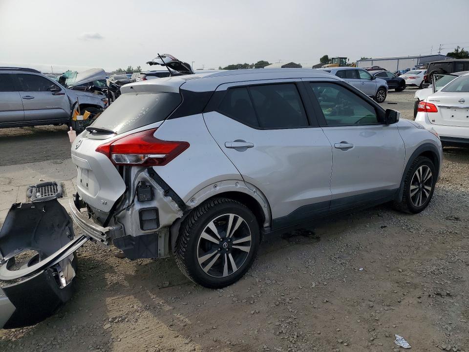 2018 Nissan Kicks sv