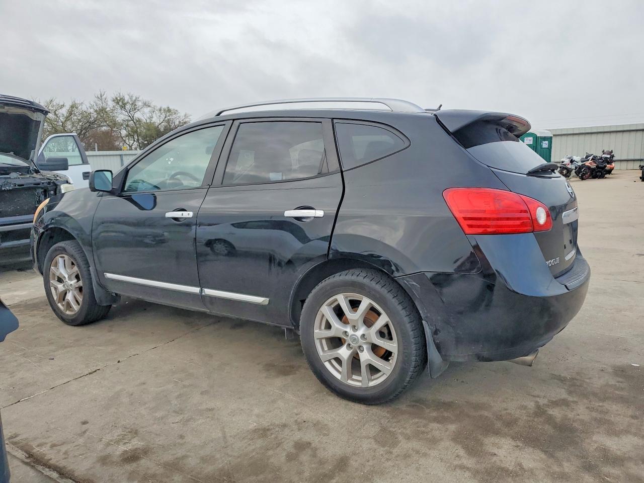 2012 Nissan Rogue s