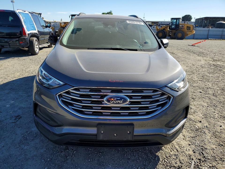 2021 Ford Edge se