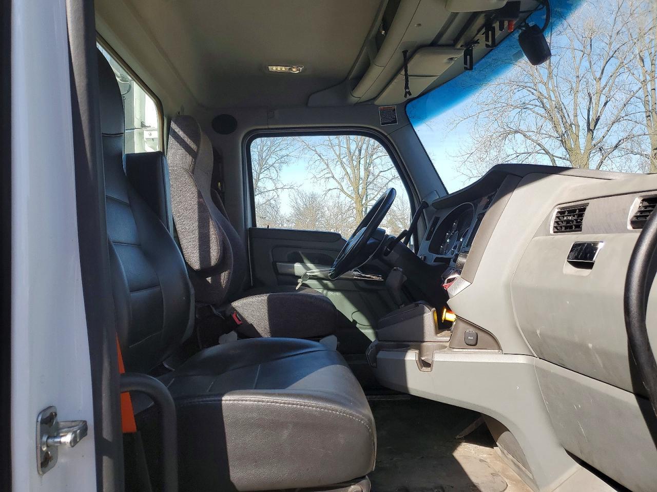 2018 Kenworth T680 Semi Truck