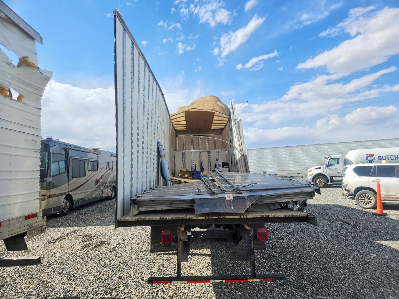 2022 Freigliner 2022 Freightliner Business Class M2 BOX Truck