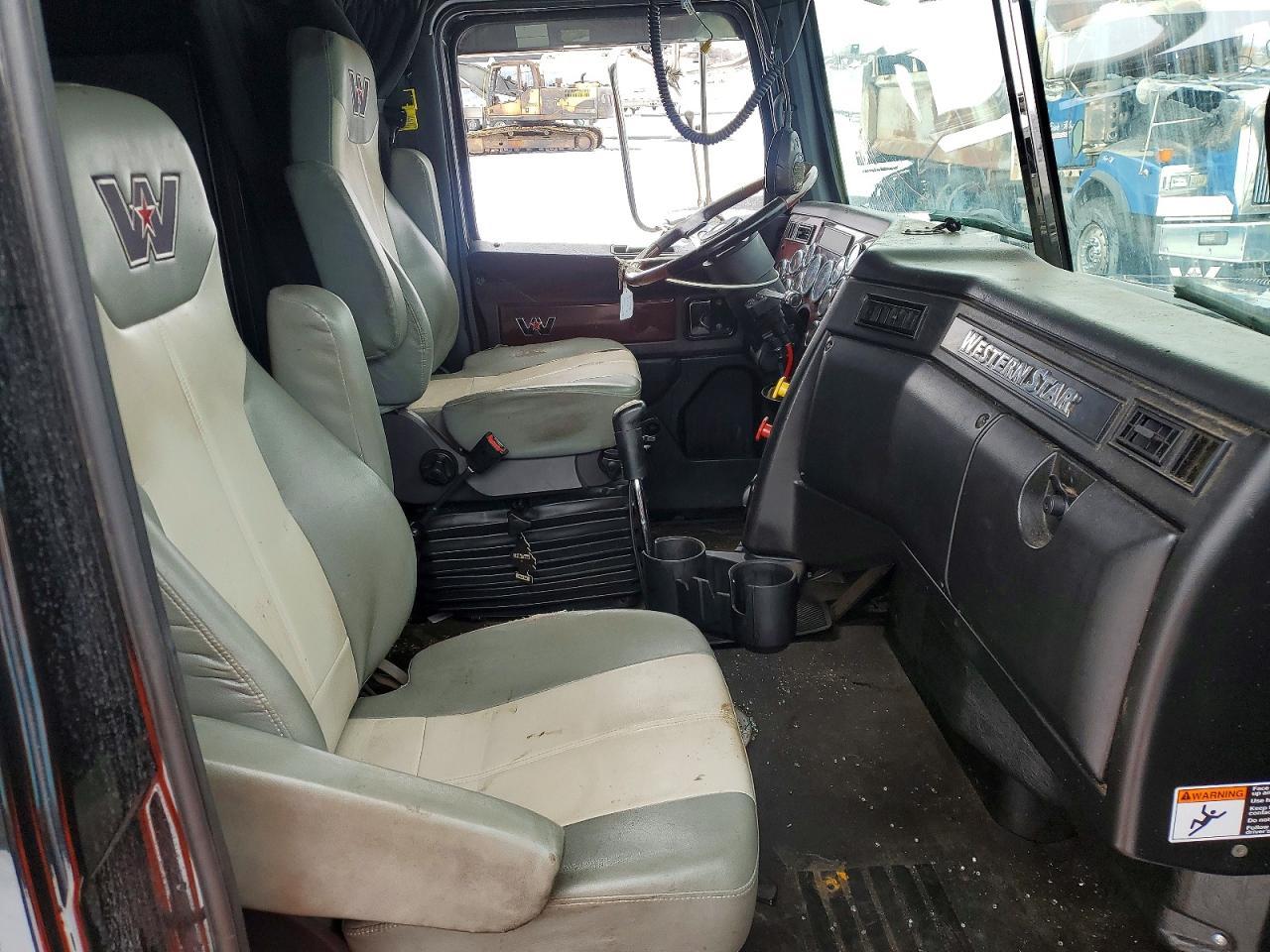 2021 Western Star 4900SF