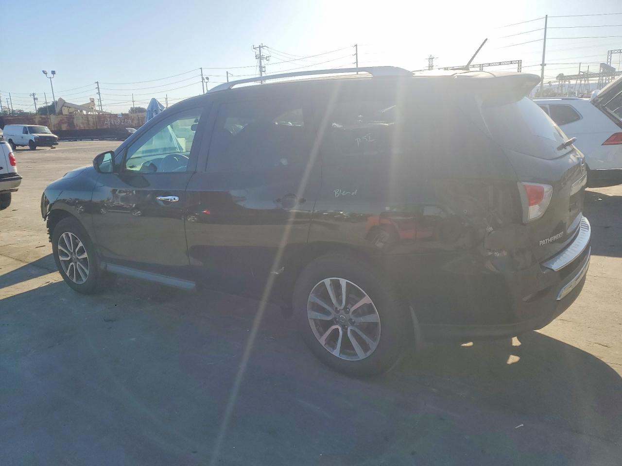 2014 Nissan Pathfinder sv