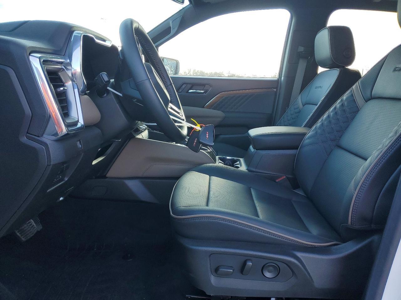 2025 GMC Canyon Denali