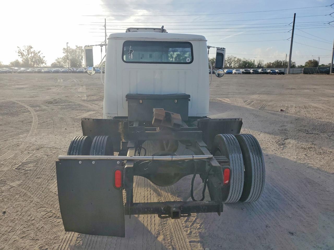 1995 International 4700 Semi Truck