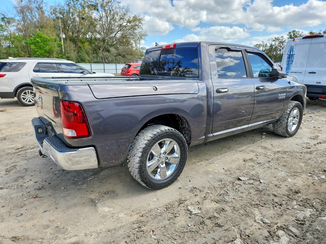 2015 Dodge RAM 1500 SLT
