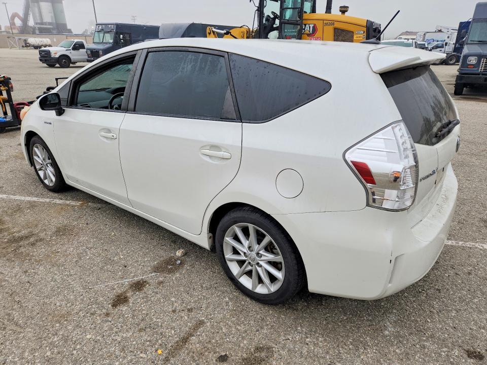2014 Toyota Prius v Five