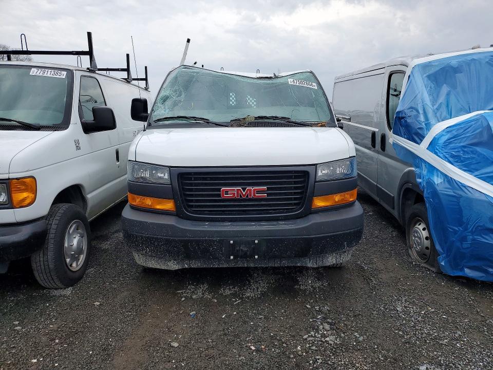 2023 GMC Savana 2500 Cargo Utility / Service van