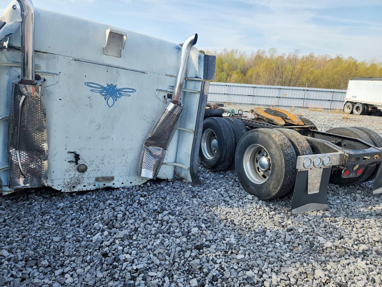 2005 Freightliner Columbia 120 Semi Truck