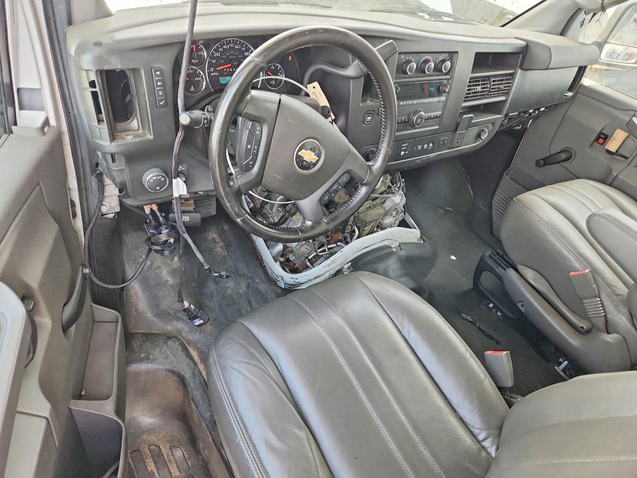 2021 Chevrolet Express BOX Truck