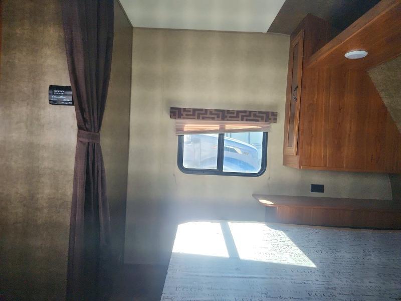 2017 Starcraft Camper