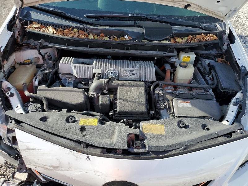 2013 Toyota Prius v Five