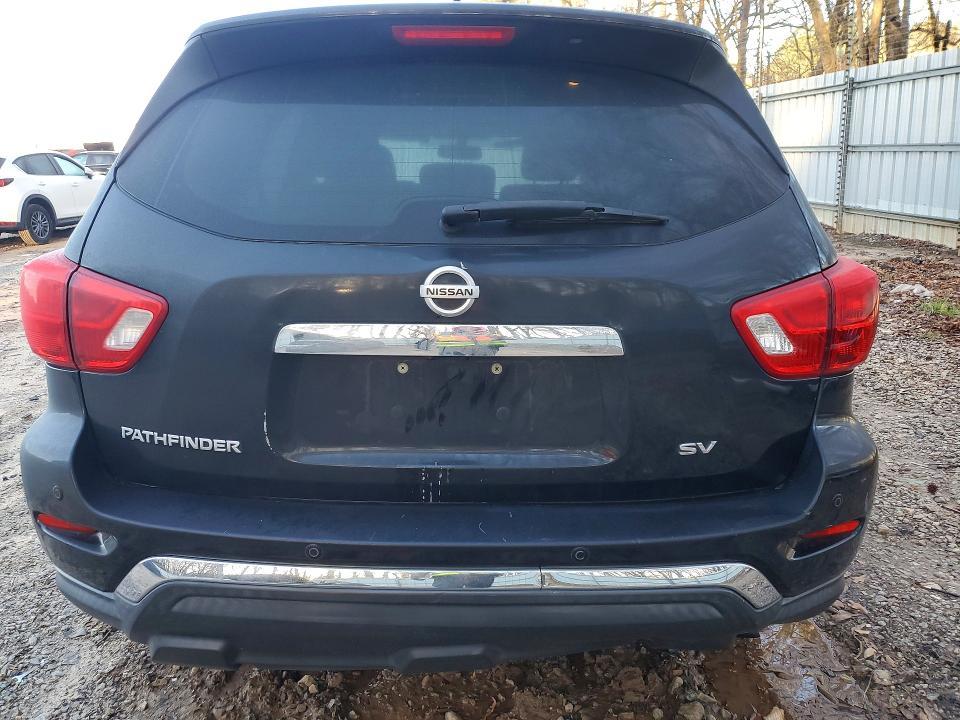 2017 Nissan Pathfinder sv