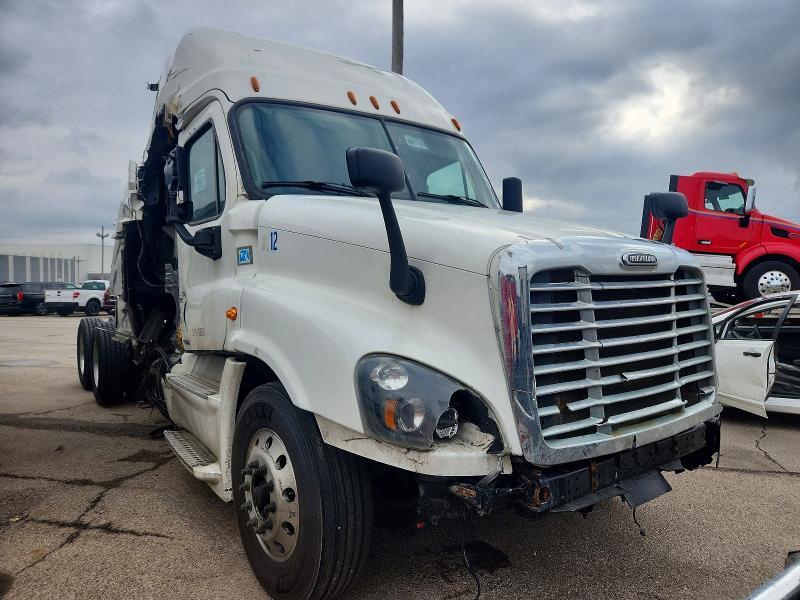 2017 Freigliner 2017 Freightliner Cascadia 125 Semi Truck