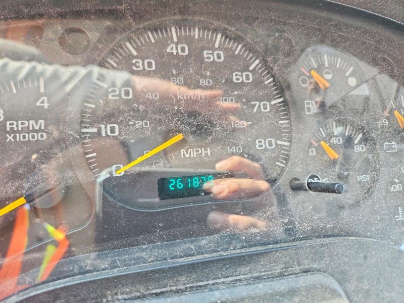 2009 Isuzu T7F box Truck