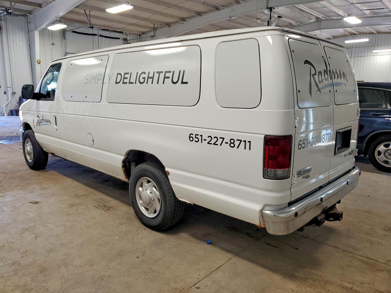 2013 Ford Econoline E350 Super Duty Wagon