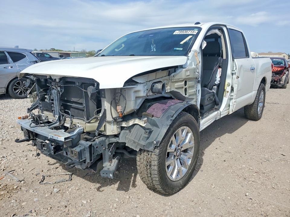 2020 Nissan Titan SV