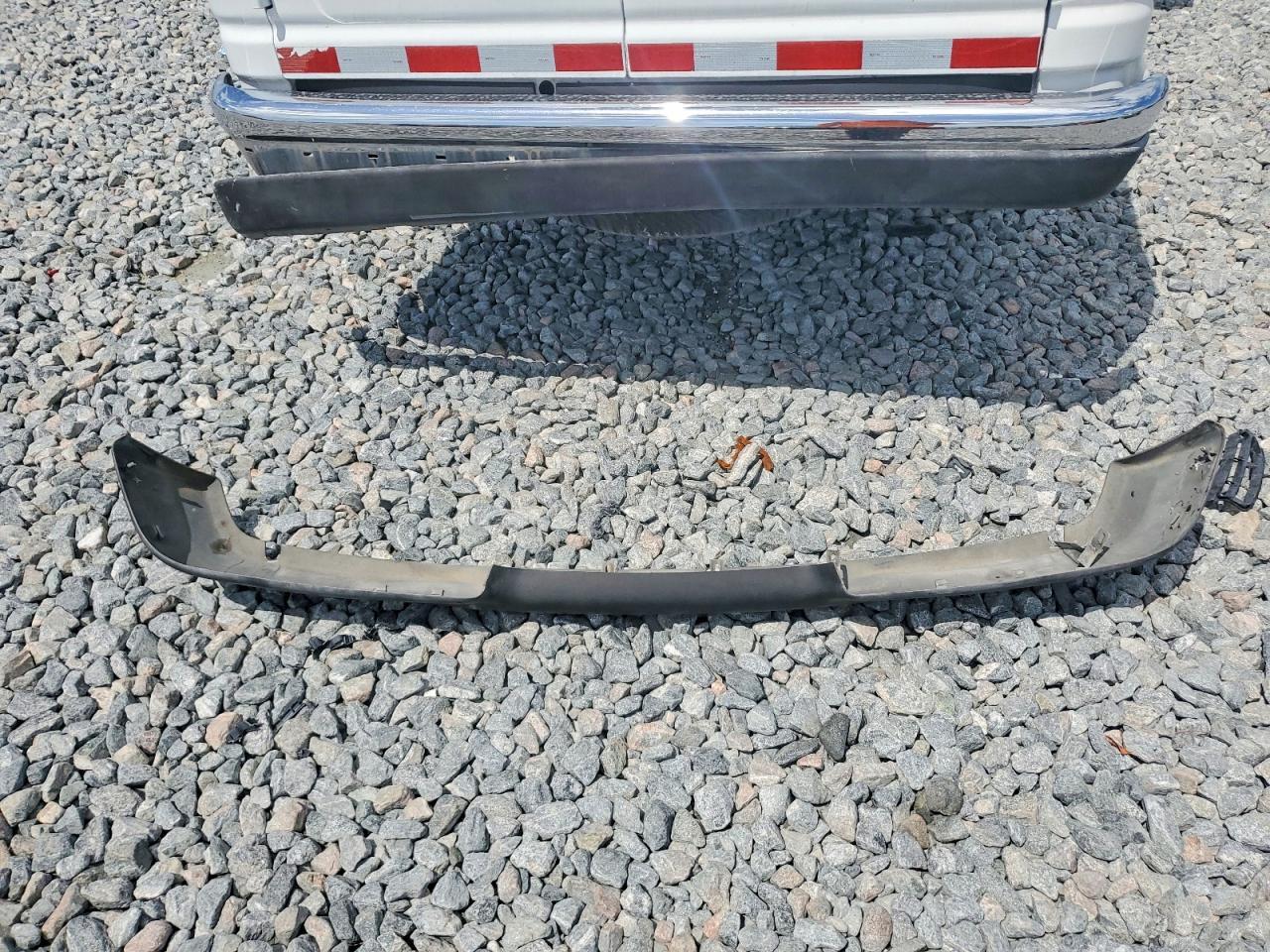 2002 Ford Econoline E350 Super Duty Wagon