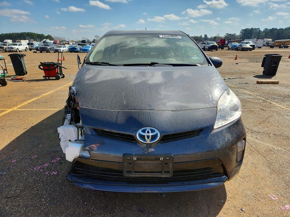 2015 Toyota Prius two