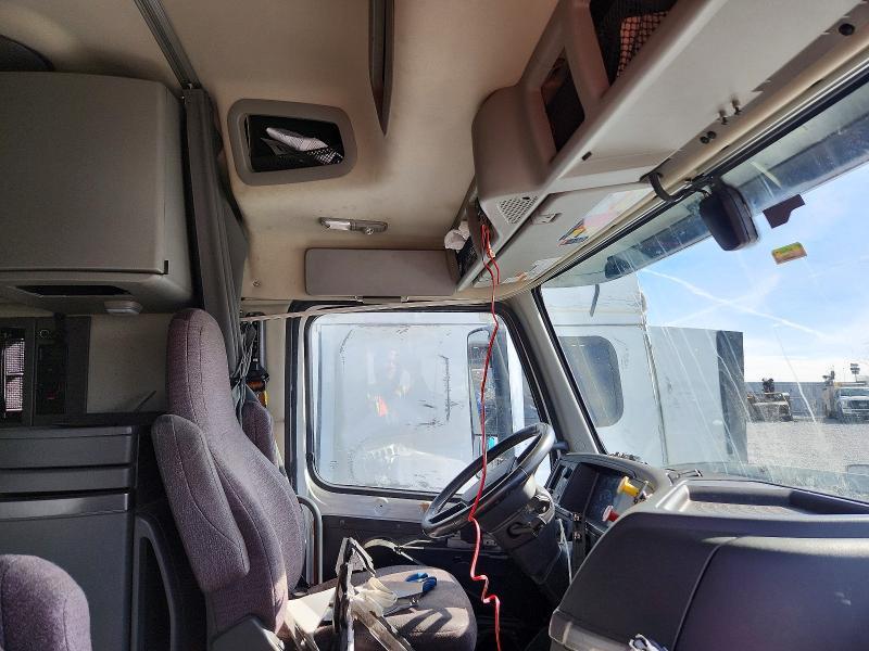 2021 Volv O VNR Semi Truck