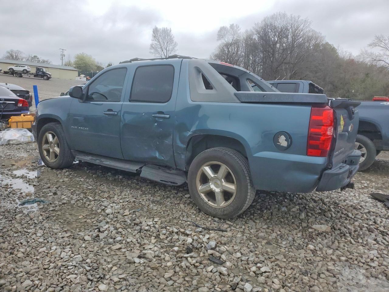 2011 Chevrolet Avalanche LS