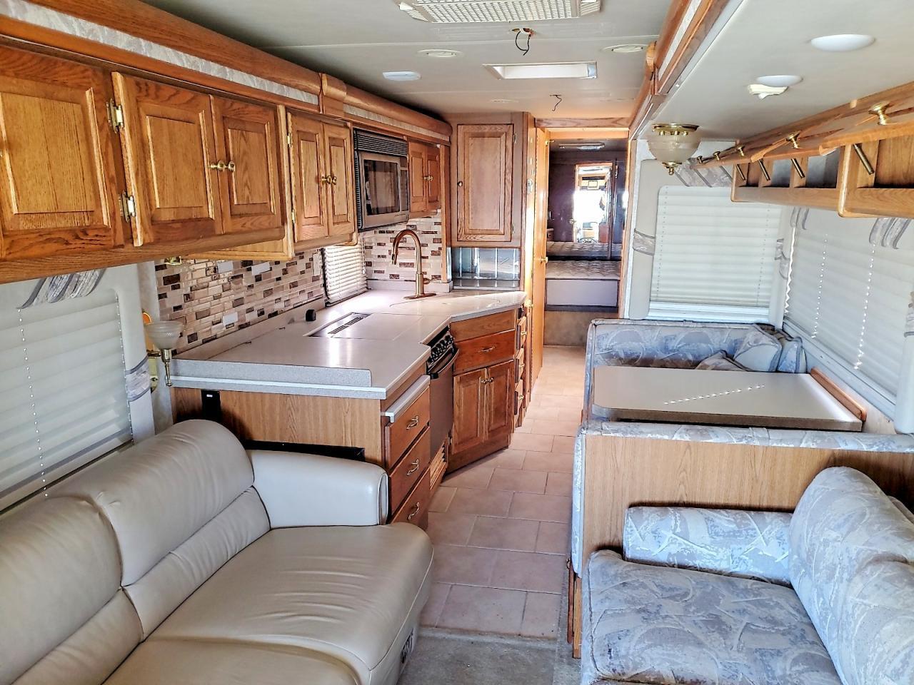 2004 Freigliner 2004 Freightliner Chassis XC RV