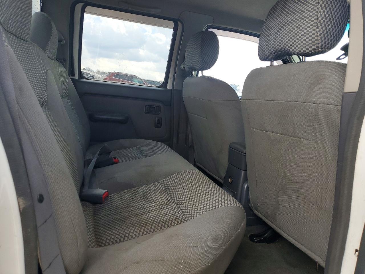 2002 Nissan Frontier XE-V6