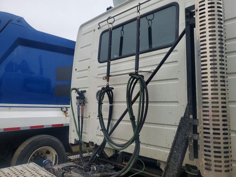 2019 Volvo VNR Semi Truck